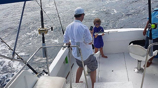These awesome photos tell so much about family time together -3