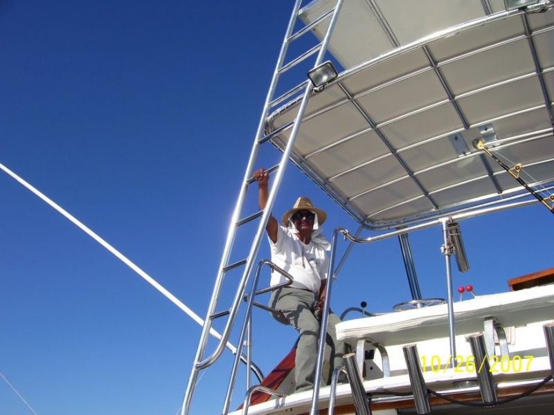 Captain Piranya perched during the 2007 Bisbees Black & Blue Marlin Tournament aboard “CABO MAGIC”