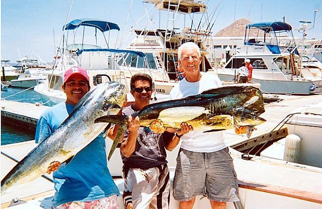 Return VIP Guest Bill Sr visiting from West Sacramento, California aboard 26′ Pursuit “CABO BANDIT” boated 12 Pargo (Snapper) + 4 Dorado