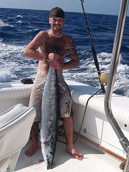 Return VIP Guests Mitch & Family visiting from Edmonton, Alberta Canada fishing aboard 35′ Bertram “CABO MAGIC” released 8 Striped Marlin + 1 Pez Bella (Pacific Sailfish) + boated 8 Dorado. Still Hunting Wahoo …….
