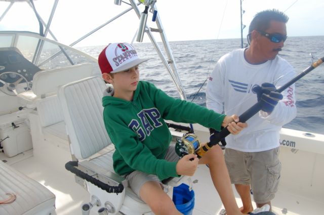 Fraser & son Charlie (age 9) – San Francisco, CAFishing dates Nov 19/20 201233′ Blackfin