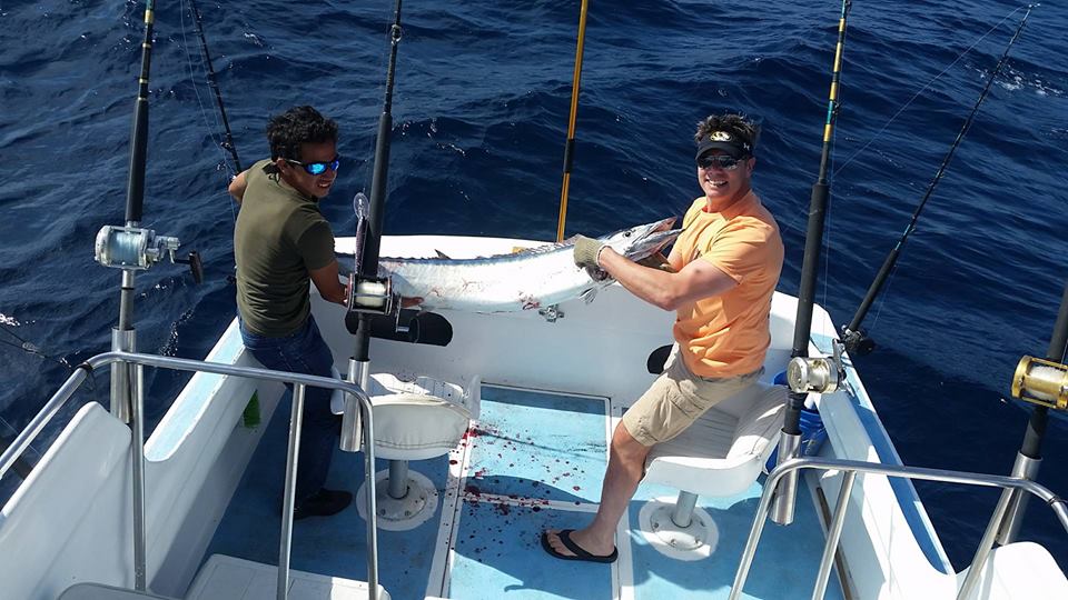 Fishing with Capt Jose on our 28′ Cruiser