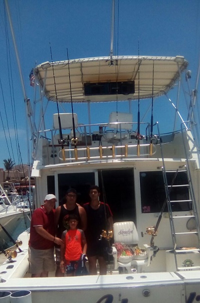 Father and SonDanny Sr and Danny Jr BellavignaWith Capt VictorTUNA MAGIC with CABO MAGIC