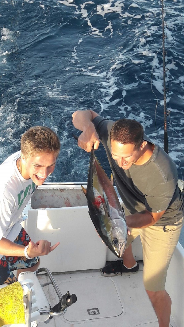 Visiting from Sunland in Southern CaliforniaVIP Guests John & Christine Eldred, Madeleine Eldred, Ryan Eldred and Dillon Waidyatilleka are having an amazing day catching #YELLOWFIN #TUNA