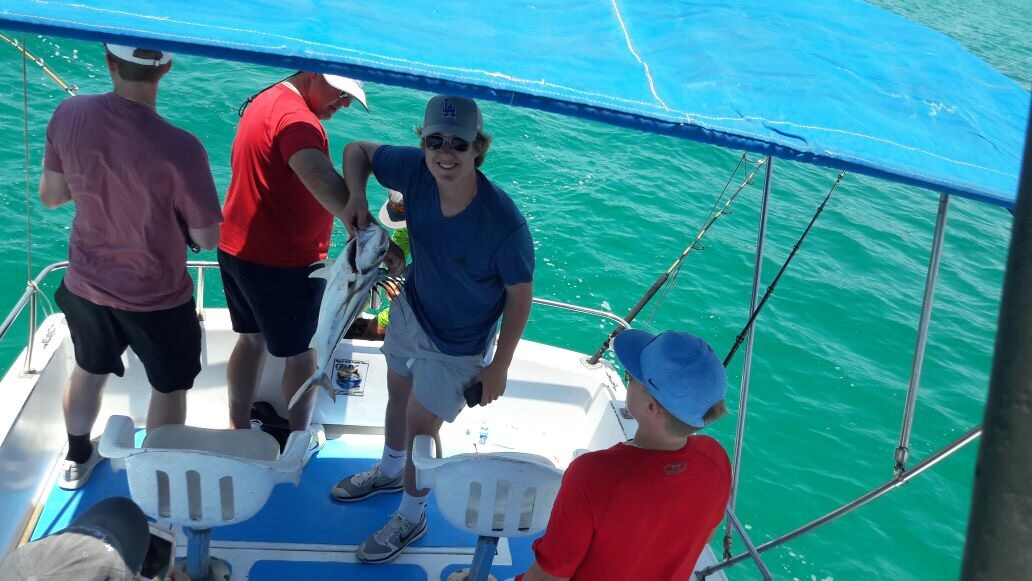 Visiting from Naperville, IllinoisFrank & Heather Degregorio with sons Logan (age 13) Cole (age 16) and Luke (age 18) spent some time today with Capt Jose (29′) doing some inshore fishing.