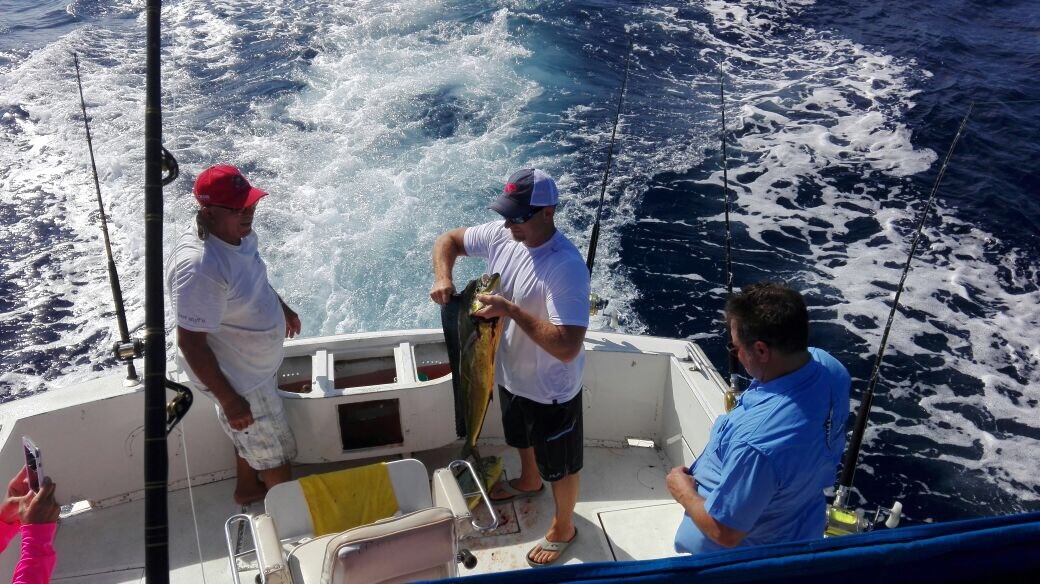 Jason Brien , Lynn Wells, Sean Stannard, Matthew Heck, Joe Trawinski and Kellie Platt enjoyed a day of #FishingAndCatching with Capt Gil – subbing for Capt Roberto – along with Capt Jose on 34′ Owens today October 8 2017