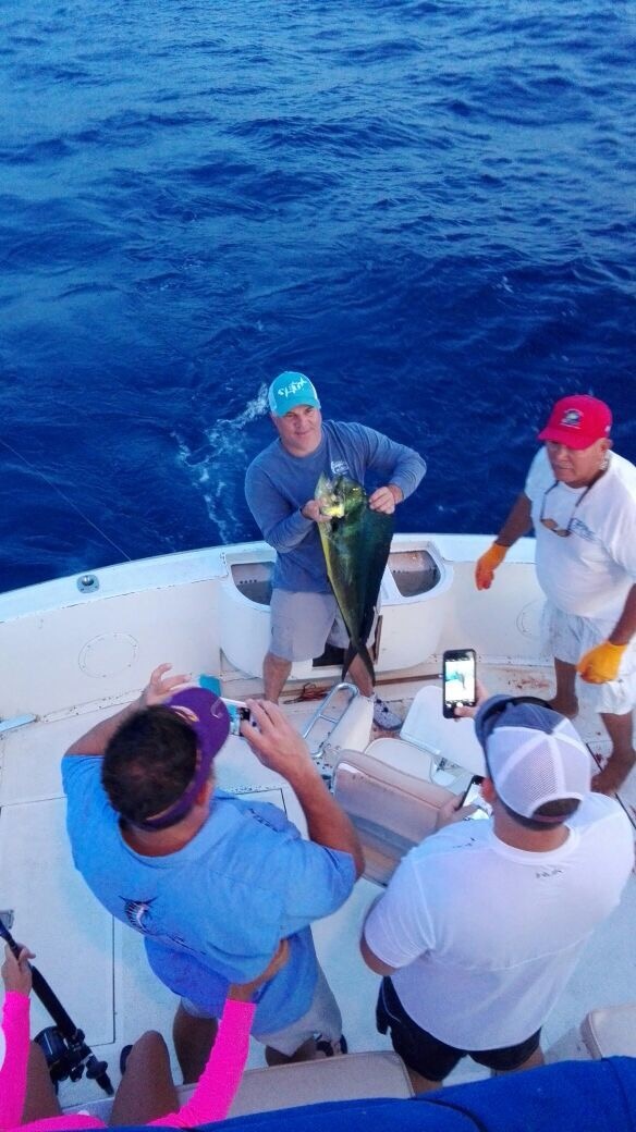 Visiting from Spring, Texas VIP GuestsJason Brien , Lynn Wells, Sean Stannard, Matthew Heck, Joe Trawinski and Kellie Platt enjoyed a day of #FishingAndCatching with Capt Gil – subbing for Capt Roberto – along with Capt Jose on 34′ Owens today October 8 2017