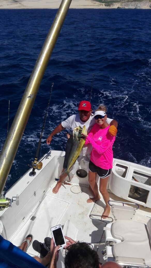 Visiting from Spring, Texas VIP GuestsJason Brien , Lynn Wells, Sean Stannard, Matthew Heck, Joe Trawinski and Kellie Platt enjoyed a day of #FishingAndCatching with Capt Gil – subbing for Capt Roberto – along with Capt Jose on 34′ Owens today October 8 2017