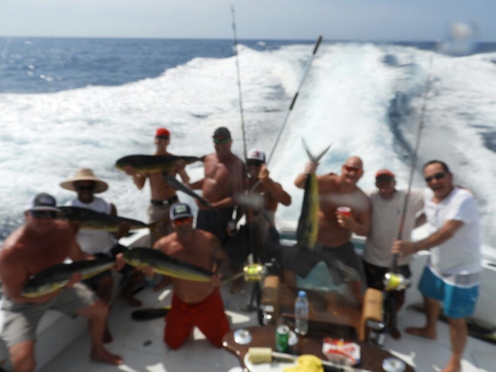 Darryl Johnson, Peter Sardella, Anthony Cowlan, Will Grey, Jason Pazer, Jade Gould, Bruce Kennedy and Treg Dey had a fine day of fishing and catching with Capt Ruben & crew Alberto & Jose on 65′ Hatteras plus the added benefit of having Chef Ruben aboard as well