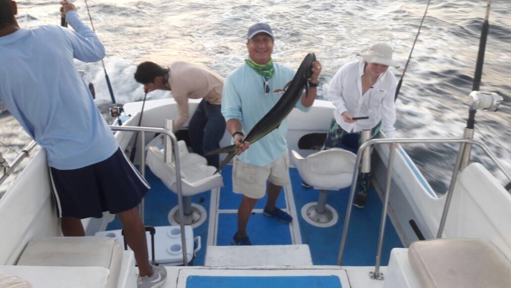 Visiting from Mission TexasVIP Guests Tino & Diana Ramos fished Oct 18/20 2017 w/Capt Jose 28′ Cruiser