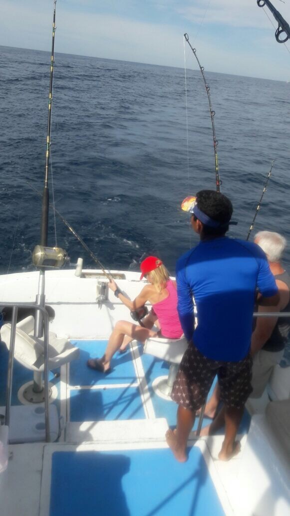 Visiting from City of Bellevue, Nebraska VIP Guests Roger & LuAnn Zimmerman enjoyed #DoradoDay with Capt Jose today 28′ Cruiser #1