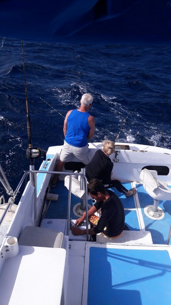 Visiting from City of Bellevue, Nebraska VIP Guests Roger & LuAnn Zimmerman enjoyed another #DoradoDay with Capt Jose today 28′ Cruiser #1