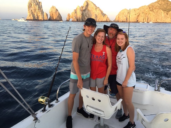 A PicturePerfect beginning to a beautiful day with David & Jena Martin and their son Connor and daughter Addison – visiting from Coppell, Texas