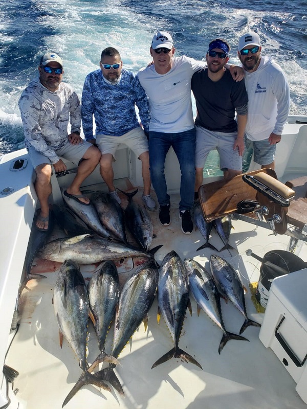 Shane Drawe, Matt Vanderbeek, Nate Natzke, Tim Natzke, Chris Urbina65′ Hatteras Sportfisher