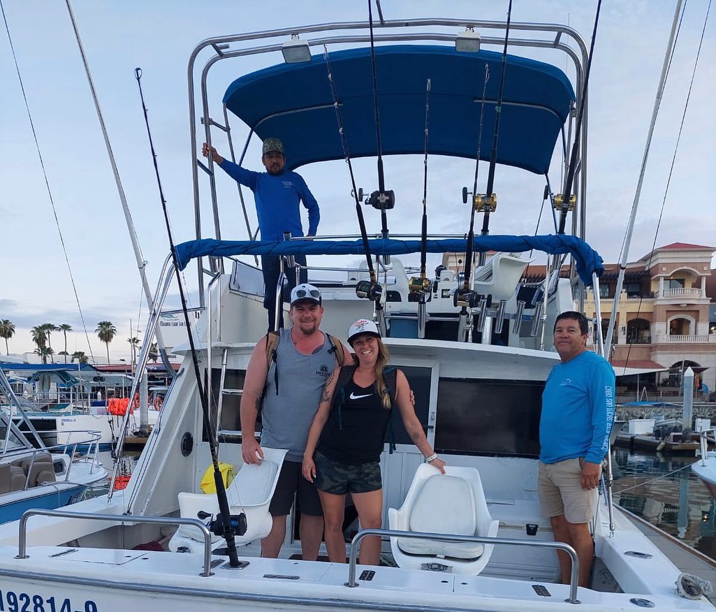 8/2/2022 Today’s Daniel’s BirthdayDaniel Thomas and Laura Stewart visiting from Ashville North Carolina28′ Cruiser with Capt Alberto and Luis