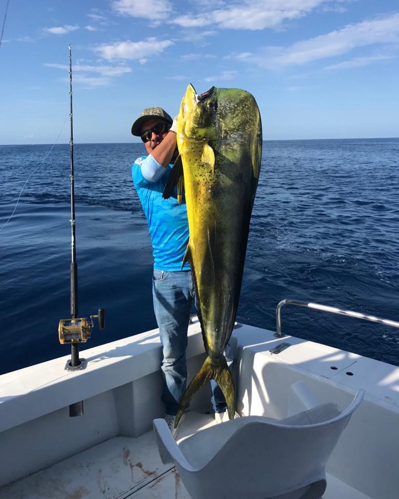 Friday 8/12/2022 #itsfriday #bigbull #dorado on our 28′ Cruiser #cabomagic